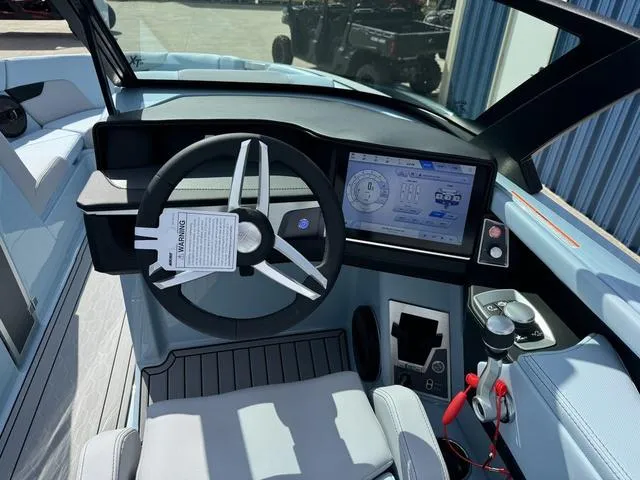 Slide: The Image of MasterCraft XT23 2025 - 19