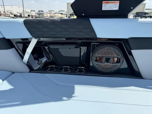 Slide: The Image of MasterCraft XT23 2025 - 36