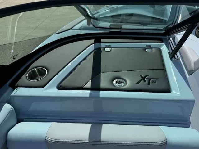 Slide: The Image of MasterCraft XT23 2025 - 38