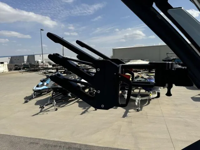 Slide: The Image of MasterCraft XT23 2025 - 44