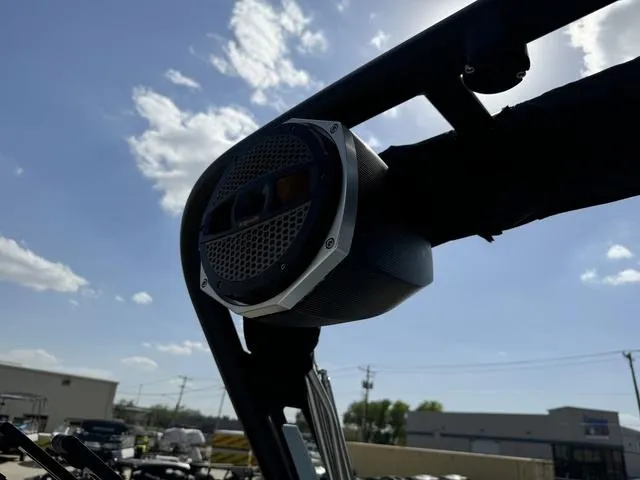 Slide: The Image of MasterCraft XT23 2025 - 46