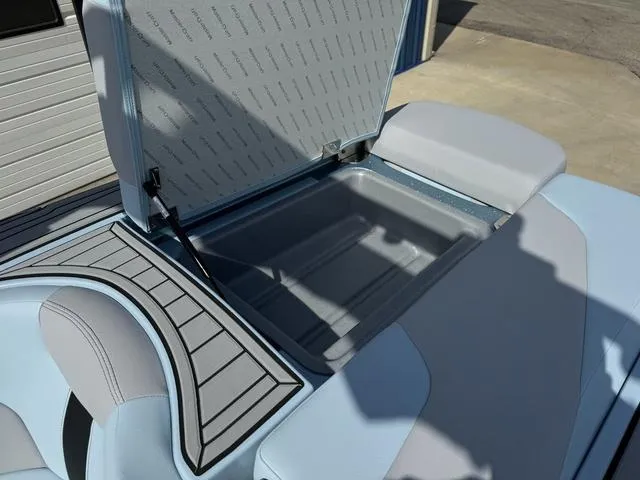 Slide: The Image of MasterCraft XT23 2025 - 50