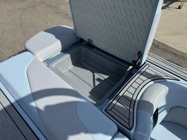 Slide: The Image of MasterCraft XT23 2025 - 53