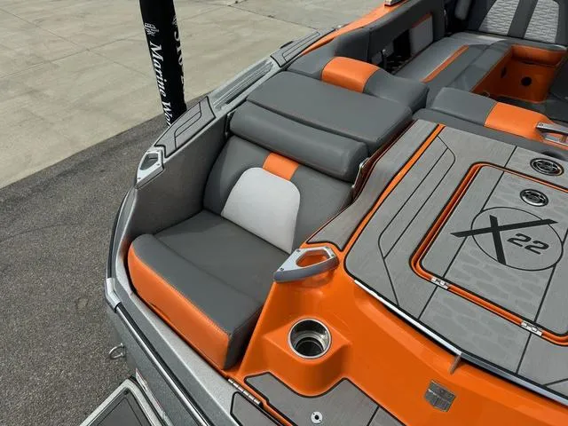 Slide: The Image of MasterCraft X22 2019 - 11