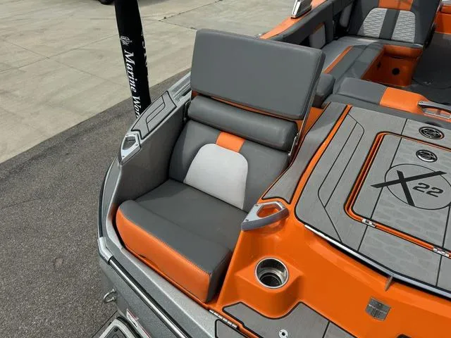 Slide: The Image of MasterCraft X22 2019 - 12