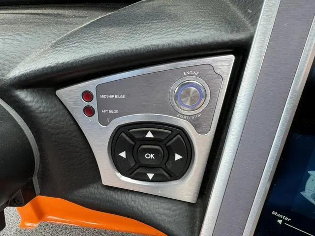 Slide: The Image of MasterCraft X22 2019 - 21