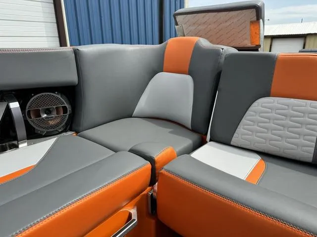 Slide: The Image of MasterCraft X22 2019 - 27