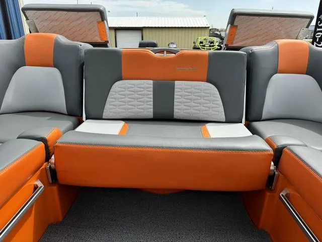 Slide: The Image of MasterCraft X22 2019 - 28