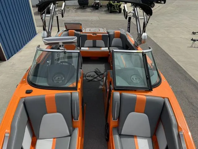 Slide: The Image of MasterCraft X22 2019 - 42