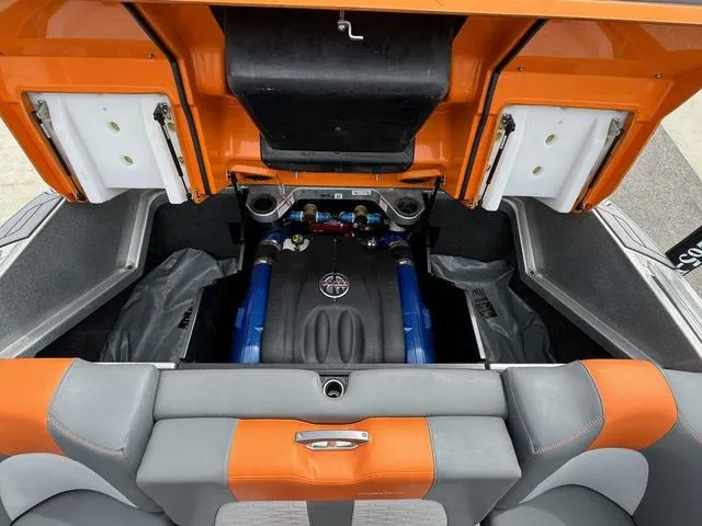 Slide: The Image of MasterCraft X22 2019 - 50