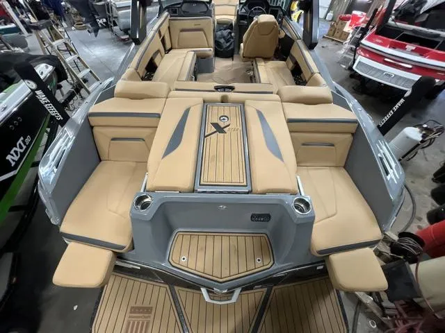 Slide: The Image of MasterCraft XStar S 2022 - 10