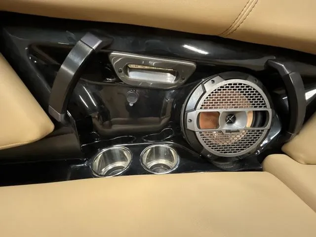 Slide: The Image of MasterCraft XStar S 2022 - 22