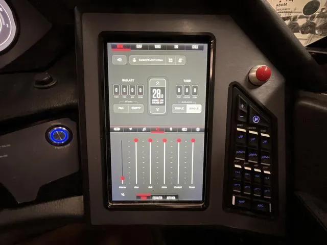 Slide: The Image of MasterCraft XStar S 2022 - 36