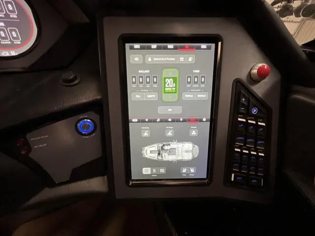 Slide: The Image of MasterCraft XStar S 2022 - 45