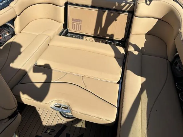 Slide: The Image of MasterCraft XT21 2021 - 22