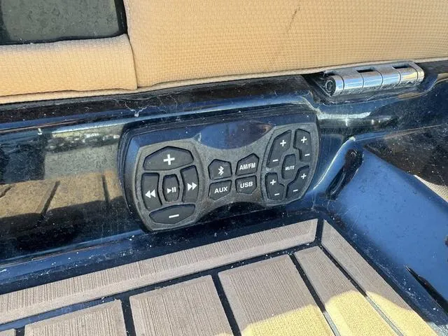 Slide: The Image of MasterCraft XT21 2021 - 40