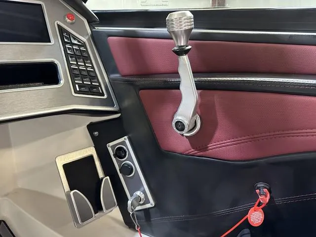 Slide: The Image of MasterCraft XT20 2022 - 15