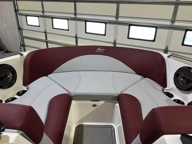 Slide: The Image of MasterCraft XT20 2022 - 21