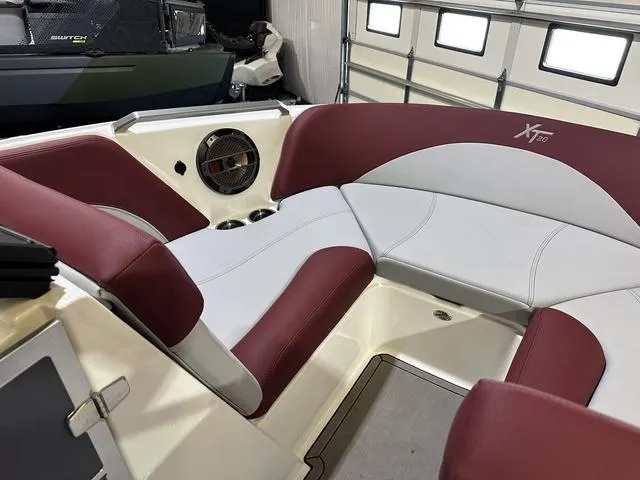 Slide: The Image of MasterCraft XT20 2022 - 22