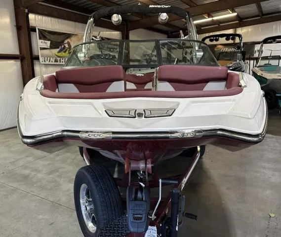 Slide: The Image of MasterCraft XT20 2022 - 3