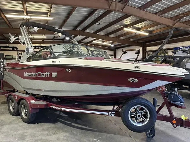 Slide: The Image of MasterCraft XT20 2022 - 4