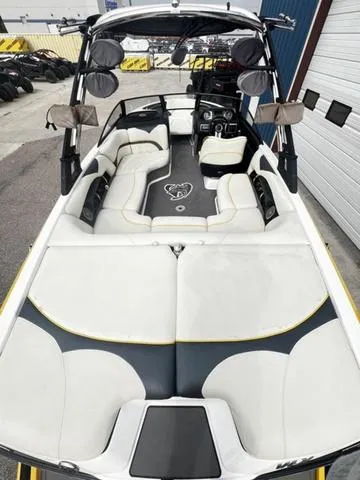 Slide: The Image of Malibu Wakesetter 21 VLX 2014 - 10