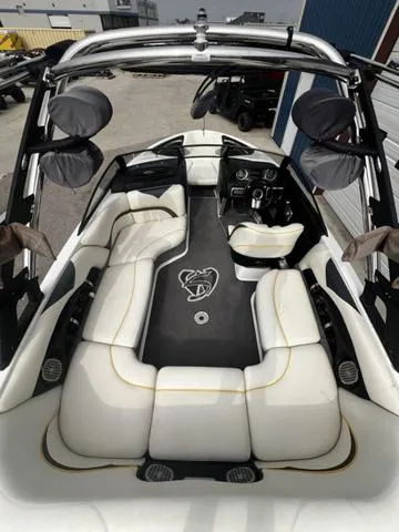 Slide: The Image of Malibu Wakesetter 21 VLX 2014 - 11