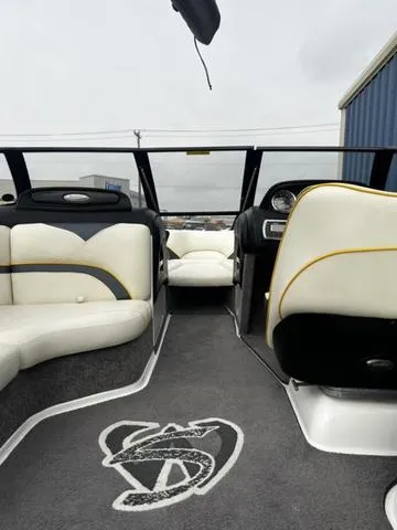 Slide: The Image of Malibu Wakesetter 21 VLX 2014 - 20