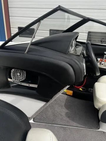 Slide: The Image of Malibu Wakesetter 21 VLX 2014 - 25