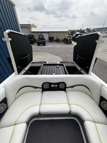 Slide: The Image of Malibu Wakesetter 21 VLX 2014 - 26