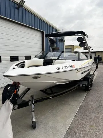 Slide: The Image of Malibu Wakesetter 21 VLX 2014 - 3