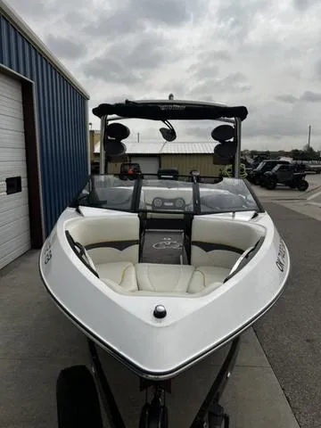 Slide: The Image of Malibu Wakesetter 21 VLX 2014 - 4