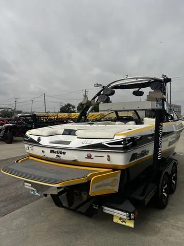 Slide: The Image of Malibu Wakesetter 21 VLX 2014 - 6