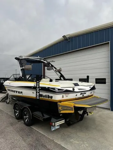 Slide: The Image of Malibu Wakesetter 21 VLX 2014 - 8