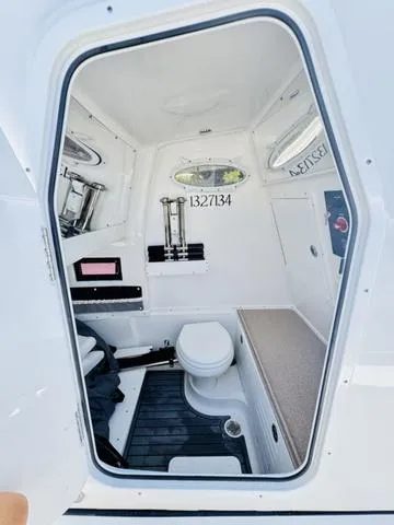 Slide: The Image of Tidewater 320 CC Adventure 2022 - 17