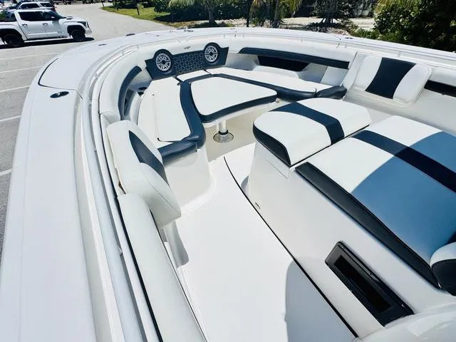 Slide: The Image of Tidewater 320 CC Adventure 2022 - 21