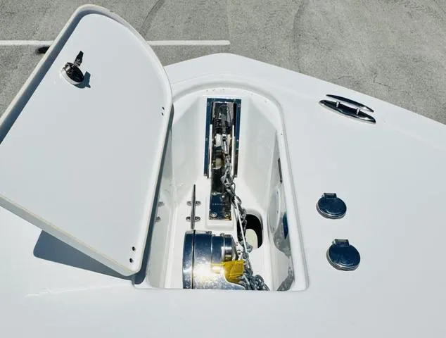 Slide: The Image of Tidewater 320 CC Adventure 2022 - 25