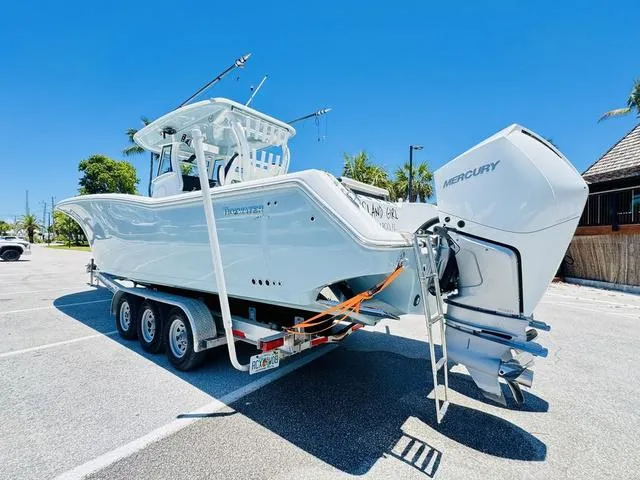 Slide: The Image of Tidewater 320 CC Adventure 2022 - 3