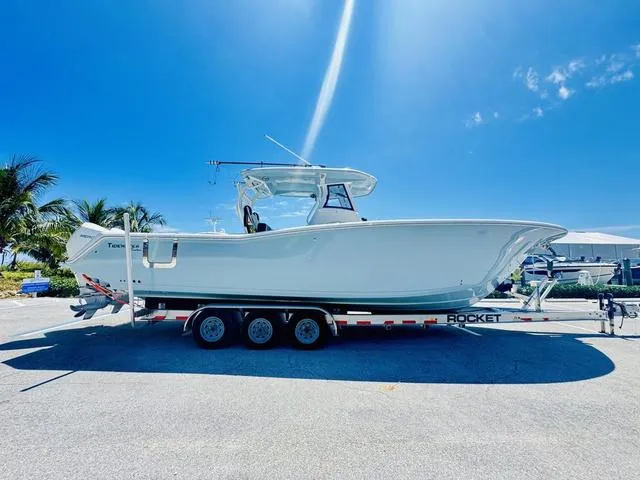 Slide: The Image of Tidewater 320 CC Adventure 2022 - 30