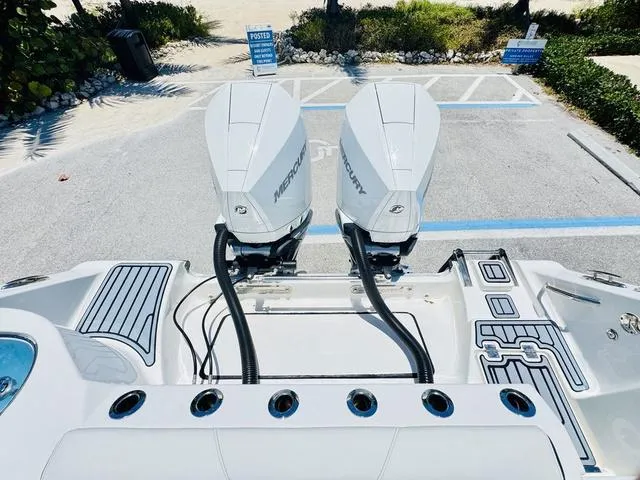 Slide: The Image of Tidewater 320 CC Adventure 2022 - 5