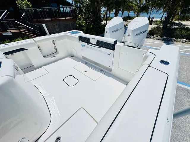 Slide: The Image of Tidewater 320 CC Adventure 2022 - 6