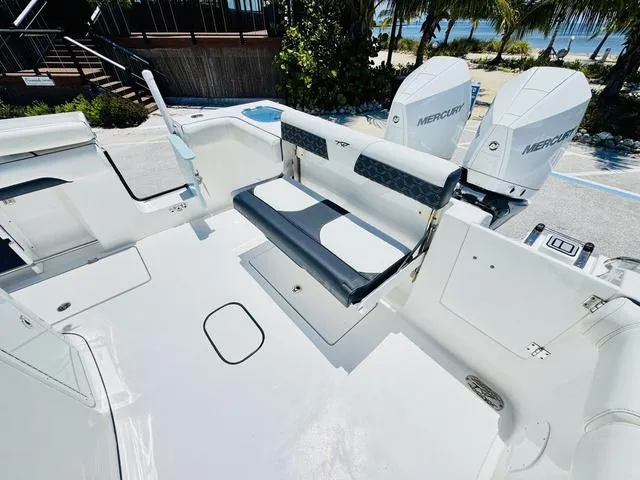 Slide: The Image of Tidewater 320 CC Adventure 2022 - 7