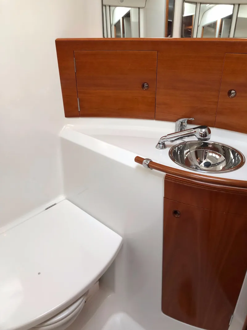 Slide: The Image of Forward Head Sister Ship - 16