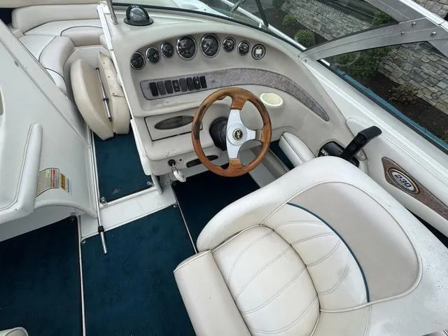 Slide: The Image of Sea Ray 230BR 1998 - 8