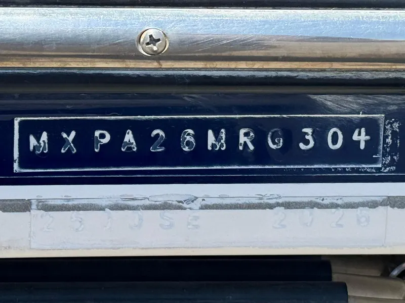 Slide: The Image of Hull identification number on a 2004 Maxum 2500 SE boat. - 43