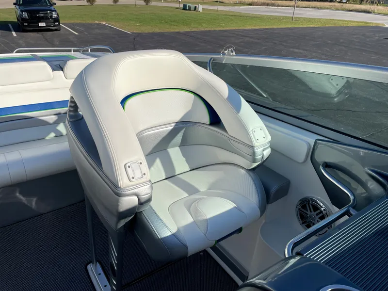 Slide: The Image of 2018 Formula 292 FASTech boat interior with sleek, modern seating and dashboard. - 38