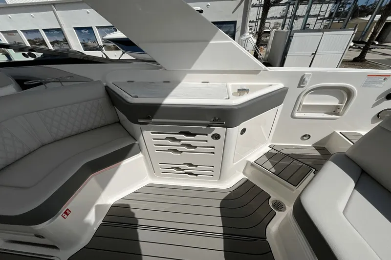Slide: The Image of Sea Ray SLX 310 Outboard 2026 - 20