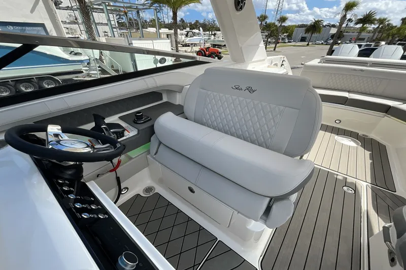 Slide: The Image of Sea Ray SLX 310 Outboard 2026 - 21