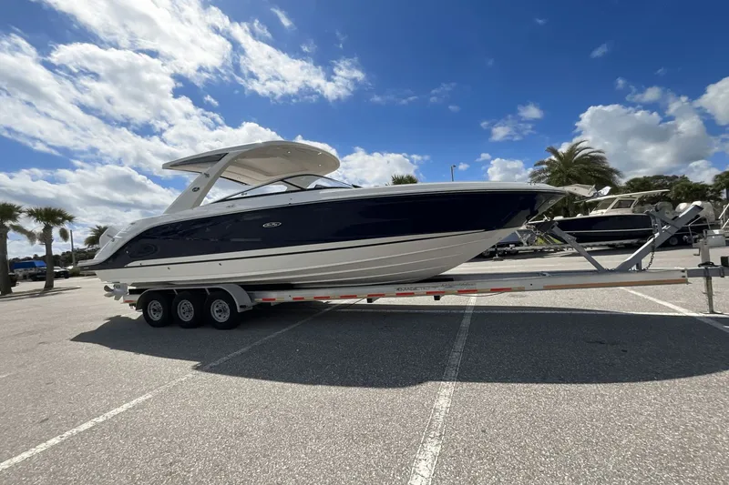 Slide: The Image of Sea Ray SLX 310 Outboard 2026 - 4