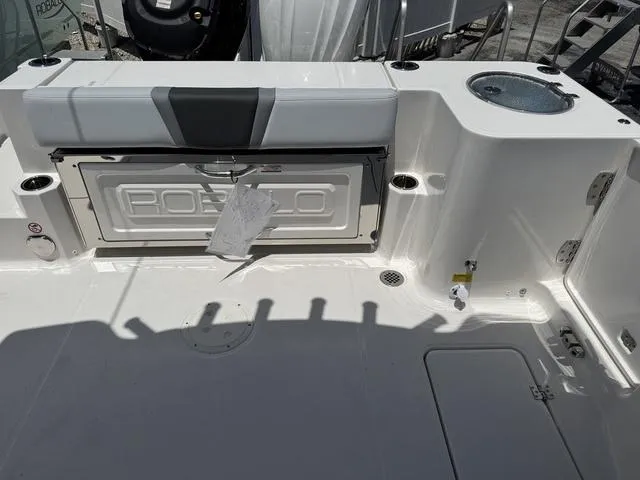 Slide: The Image of Robalo R270 Center Console 2025 - 6